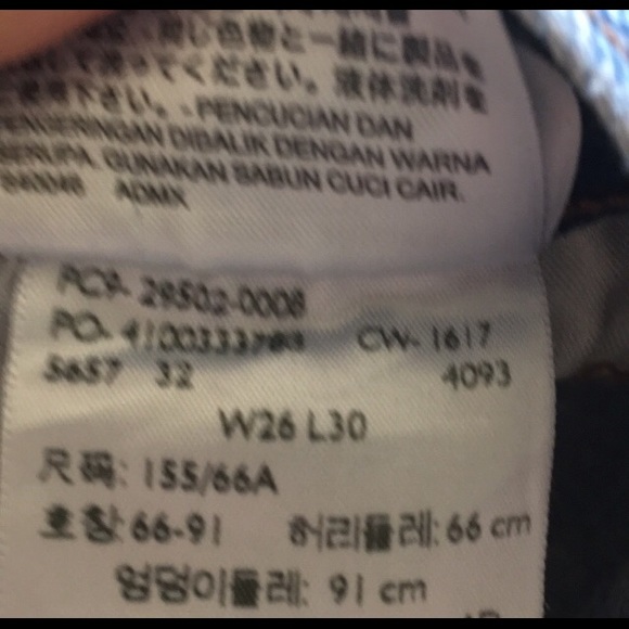 SOLD Levi’s 501 light wash ripped jeans - Picture 7 of 7